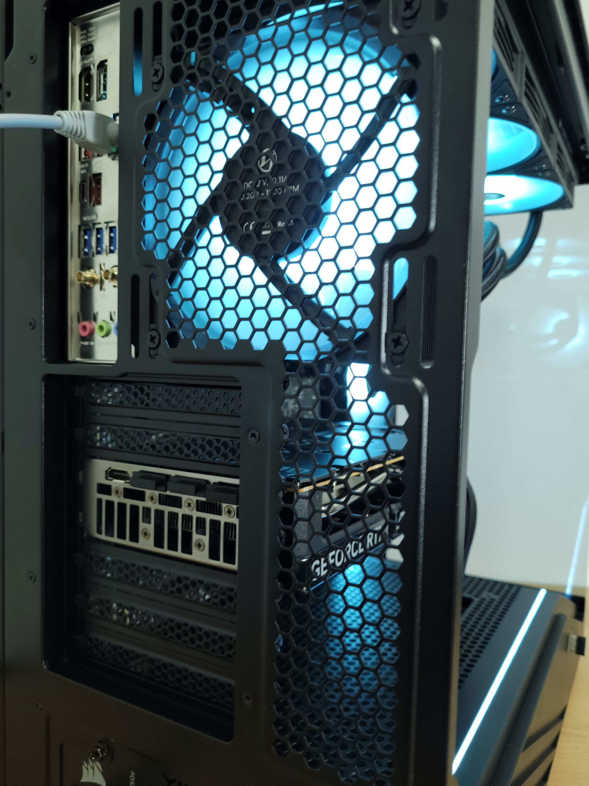 PC Gaming Ryzen 7 9800X3D | RTX 5060 TI | 32 GB DDR5 | 1TB NVMe - Image 5