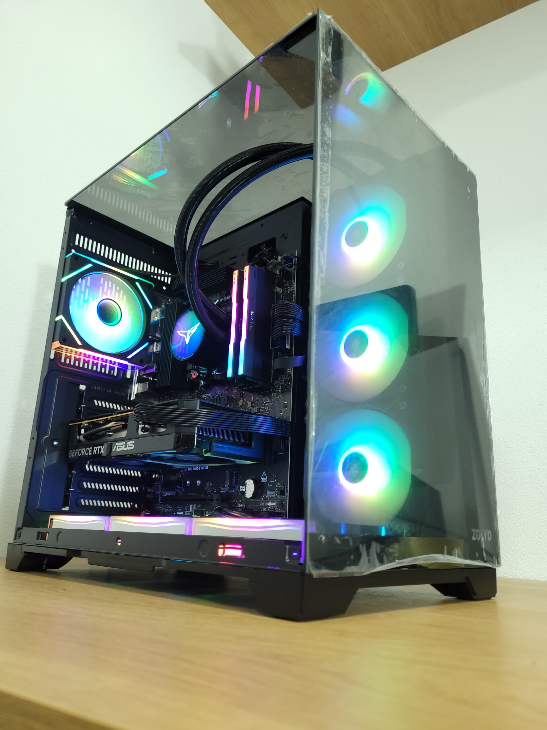 PC Gaming Ryzen 7 9800X3D | RTX 5060 TI | 32 GB DDR5 | 1TB NVMe - Image 2